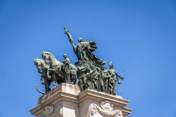 denkmal für die unabhängigkeit von brasilien (monumento ein independencia do brasil) im independence park (parque da independencia) in ipiranga - sao paulo, brasilien - independence stock-fotos und bilder