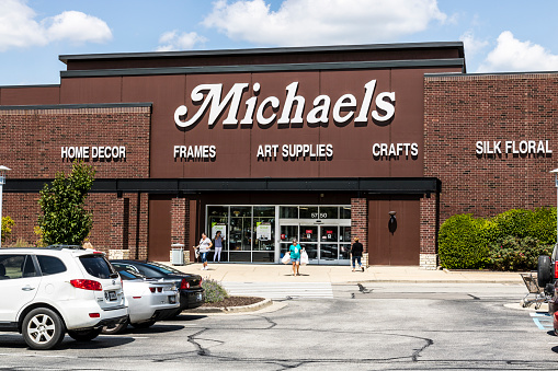 Indianapolis - Circa August 2017: Exterior of Michael's Craft Store. Michael's is an Arts and Crafts Retail Chain III