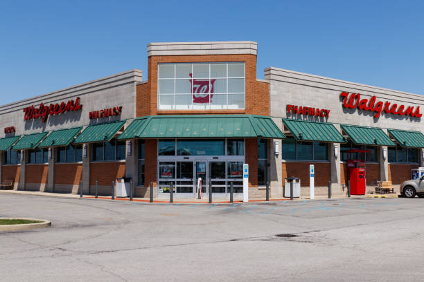 Walgreens Retail Location. Walgreens is an American Pharmaceutical Company III Muncie - Circa April 2018: Walgreens Retail Location. Walgreens is an American Pharmaceutical Company III walgreens stock pictures, royalty-free photos & images