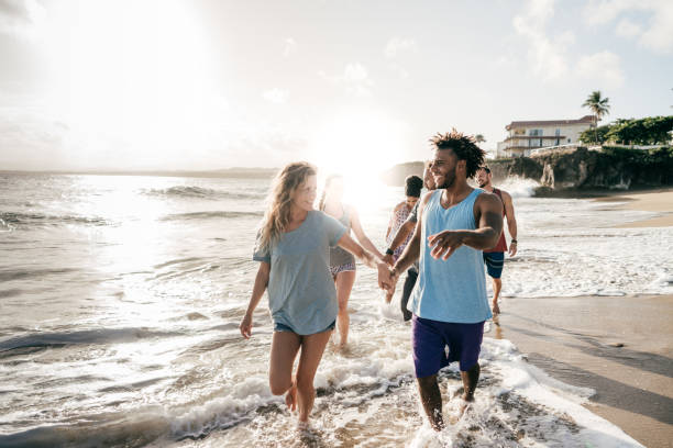 istock Casual dating at the beach. 972346838