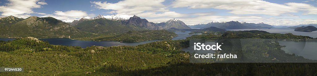 Panoramiczny widok Bariloche i jego Jezioro w Patagonia, Argentyna - Zbiór zdjęć royalty-free (Alpinizm)