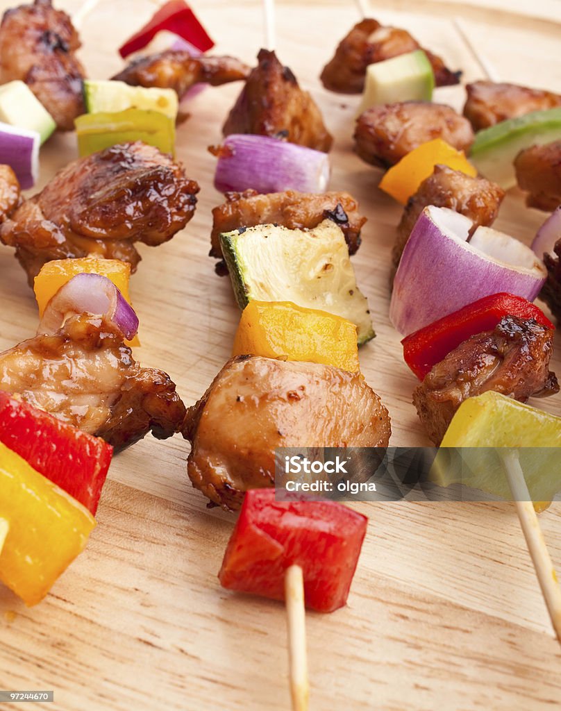 Legumes e aves (carne suína) kebabs grelhados - Foto de stock de Abobrinha royalty-free