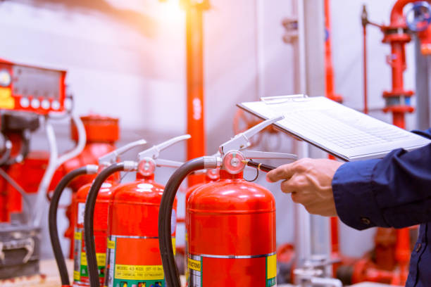 Engineer checking Industrial fire control system,Fire Alarm controller, Fire notifier, Anti fire.System ready In the event of a fire. Engineer checking Industrial fire control system,Fire Alarm controller, Fire notifier, Anti fire.System ready In the event of a fire. Notifier stock pictures, royalty-free photos & images