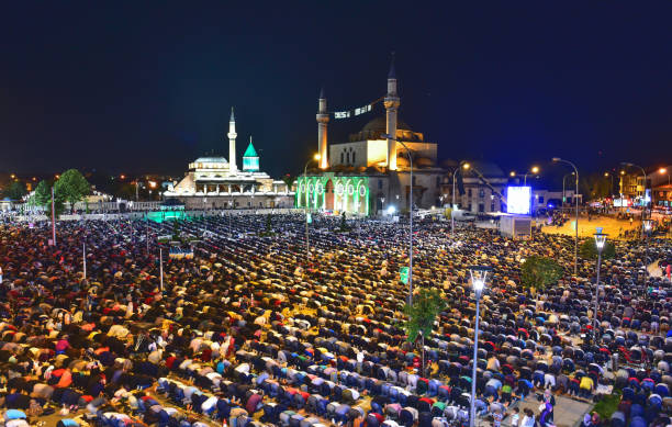 istock crowded people and day of worship 972514780