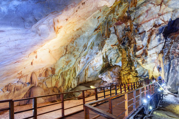 istock Beautiful chamber inside Paradise Cave (Thien Duong Cave) 972526658