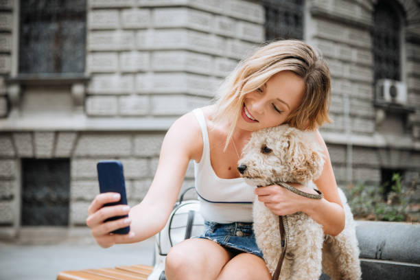 istock Sharing moments on social networks 972605934