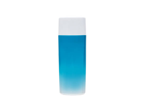 blaue kosmetische kunststoffbehälter für creme, lotion, shampoo, gel, balsam, conditioner, isoliert auf weiss - hair balsam stock-fotos und bilder
