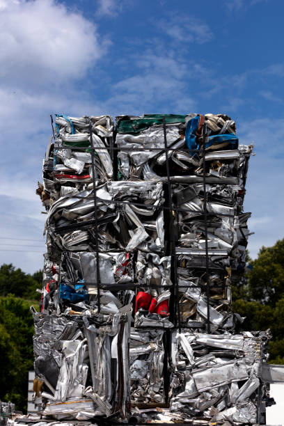 キューブ アルミ スクラップ - metal recycling center ストックフォトと画像