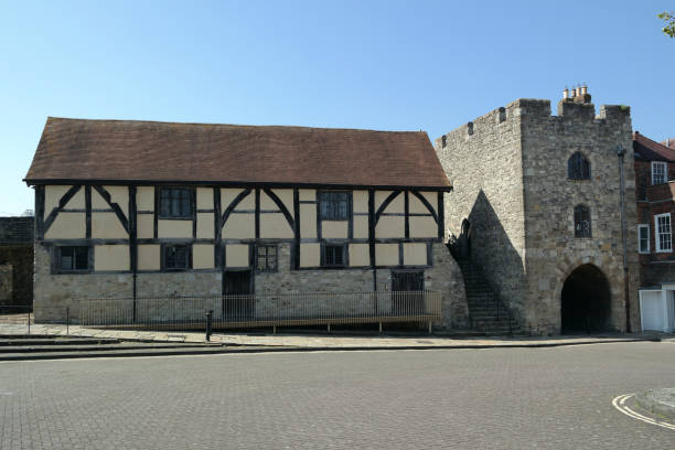 tudor hall de marchands - southampton tudor style house hampshire photos et images de collection