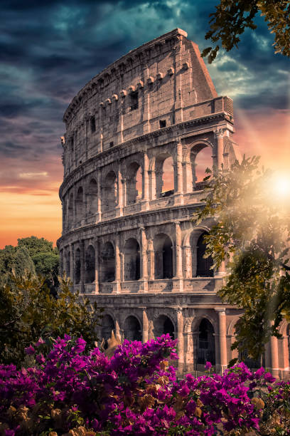 city of rome in evening - flavian amphitheater fotos imagens e fotografias de stock