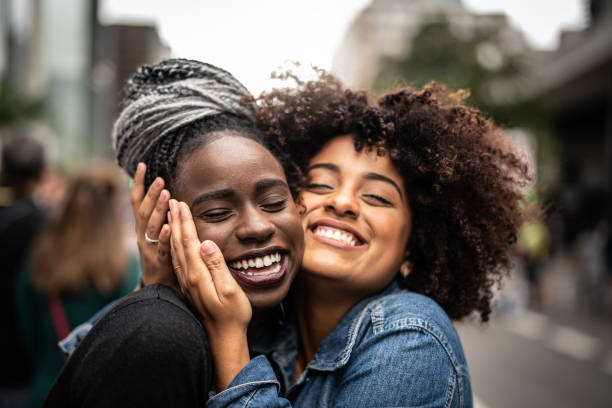 親友の愛 - アフリカ系アメリカ人 ストックフォトと画像
