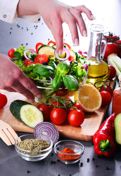 Preparation of a vegetable salad from fresh organic ingredients
