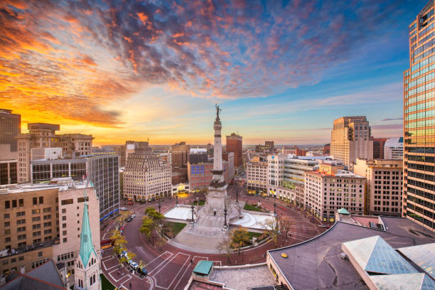 Indianapolis, Indiana, USA Skyline Indianapolis, Indiana, USA skyline over Soliders' and Sailors' Monument at dusk. indianapolis photos stock pictures, royalty-free photos & images