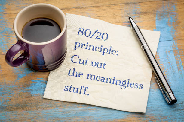 80-20 principle: cut out the meaningless stuff - 8020 imagens e fotografias de stock