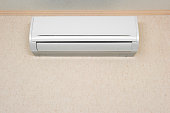klimaanlage-an-der-wand.jpg?b=1&s=170x170&k=20&c=c6ffoWhjKDZSZUNOfTlgfpVFoRoxegcAm3iN23REqBQ=