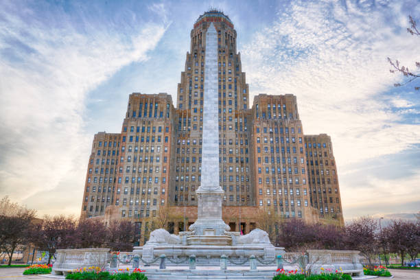 edificio de la ciudad de buffalo y monumento de mckinley - buffalo new york state fotografías e imágenes de stock