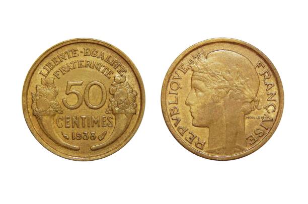 монеты франции 50 сан�тиметров 1938 - france currency macro french coin стоковые фото и изображения