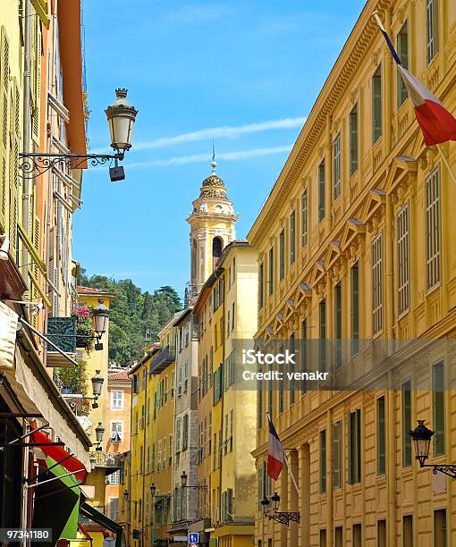 Rua Em Nice - Fotografias de stock e mais imagens de Arquitetura - Arquitetura, Azul, Céu