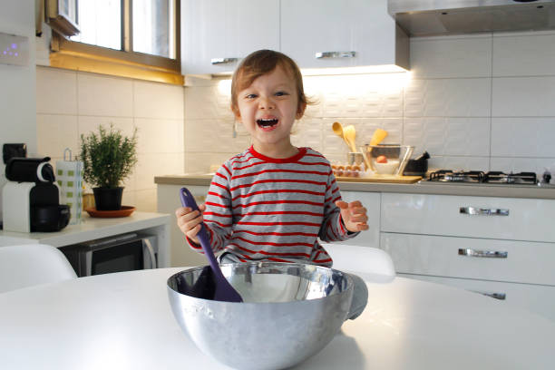 istock Cooking with Toddlers 973478124