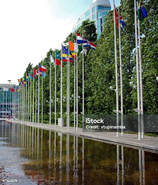 Country Flags - Fotografie stock e altre immagini di Comunicazione globale - Comunicazione globale, Globo terrestre, Affari