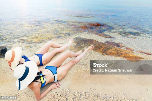 imgsrc маленькие девочки пляж Маленькие Девочки На Пляже Море — стоковые фотографии и другие картинки Влажный - Влажный, Вода, Волосы человека - iStock