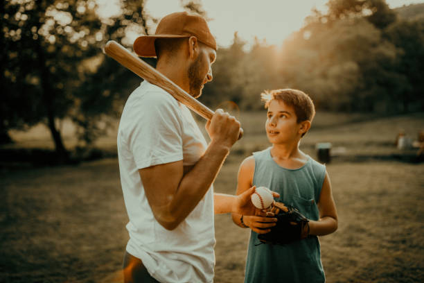 quero saber todos os movimentos de boas - boys playing baseball - fotografias e filmes do acervo