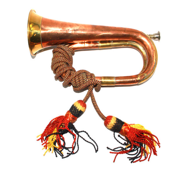 ein messing und kupfer kleine bugle instrument auf weißem hintergrund - brass instrument trumpet classical music flugelhorn stock-fotos und bilder