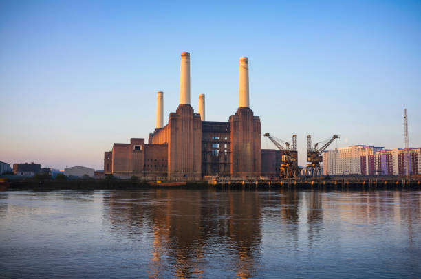 Battersea Power Station At Dawn Battersea Power Station at Dawn wandsworth photos stock pictures, royalty-free photos & images