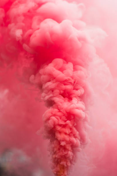 hovedvej Tæt Uredelighed Pink Red Smoke Stock Photo - Download Image Now - Smoke - Physical  Structure, Smoking - Activity, Smoke Bomb - iStock