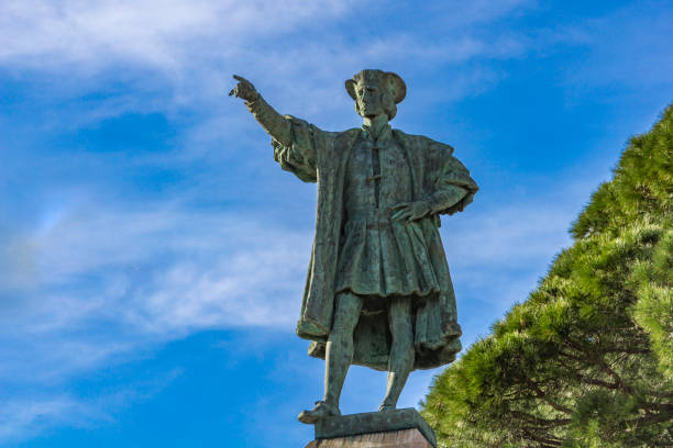 monumento a cristóvão colombo em rapallo, itália - christopher columbus - fotografias e filmes do acervo