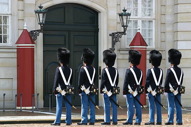 le protezioni - honor guard protection security guard tourist foto e immagini stock