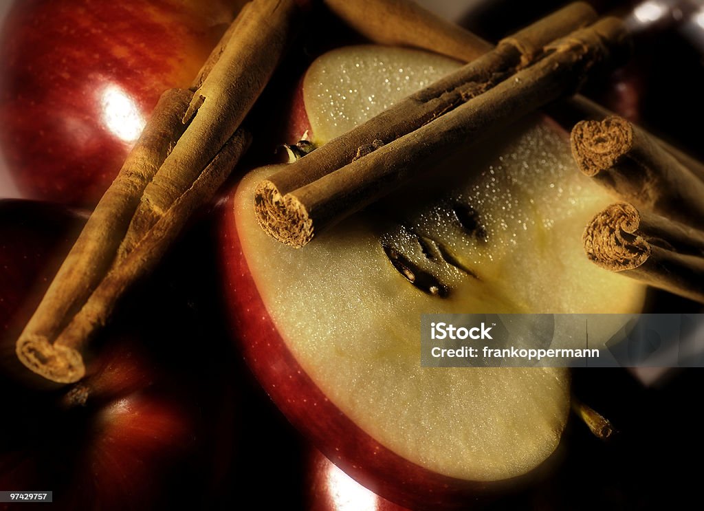 Jabłko z cynamonem - Zbiór zdjęć royalty-free (Bez ludzi)