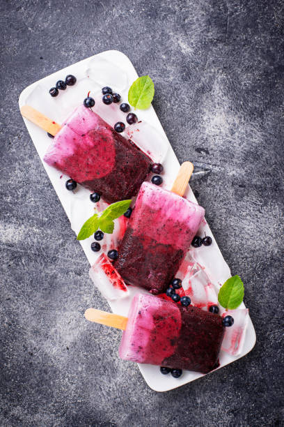 istock Sweet homemade popsicles with blueberry 974310322