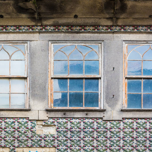 istock Traditional Portuguese facade 974511054