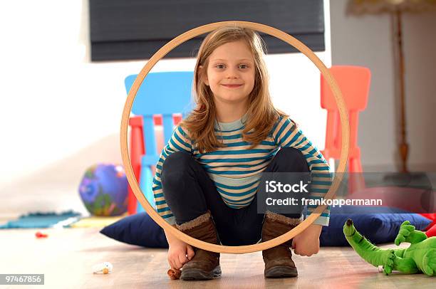 Mädchen Stockfoto und mehr Bilder von Bildkomposition und Technik - Bildkomposition und Technik, Blau, Blick in die Kamera