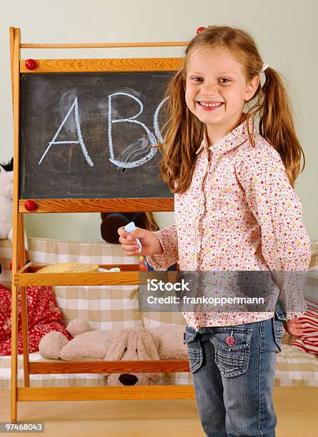Für Kinder Stockfoto und mehr Bilder von Alphabet - Alphabet, Bildung, Ein Mädchen allein