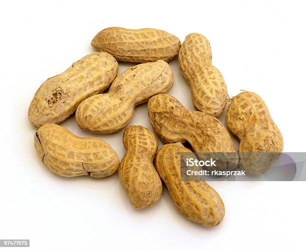 Foto de Pilha De Amendoim e mais fotos de stock de Amendoim - Arachis - Amendoim - Arachis, Amendoim - Noz, Amontoamento