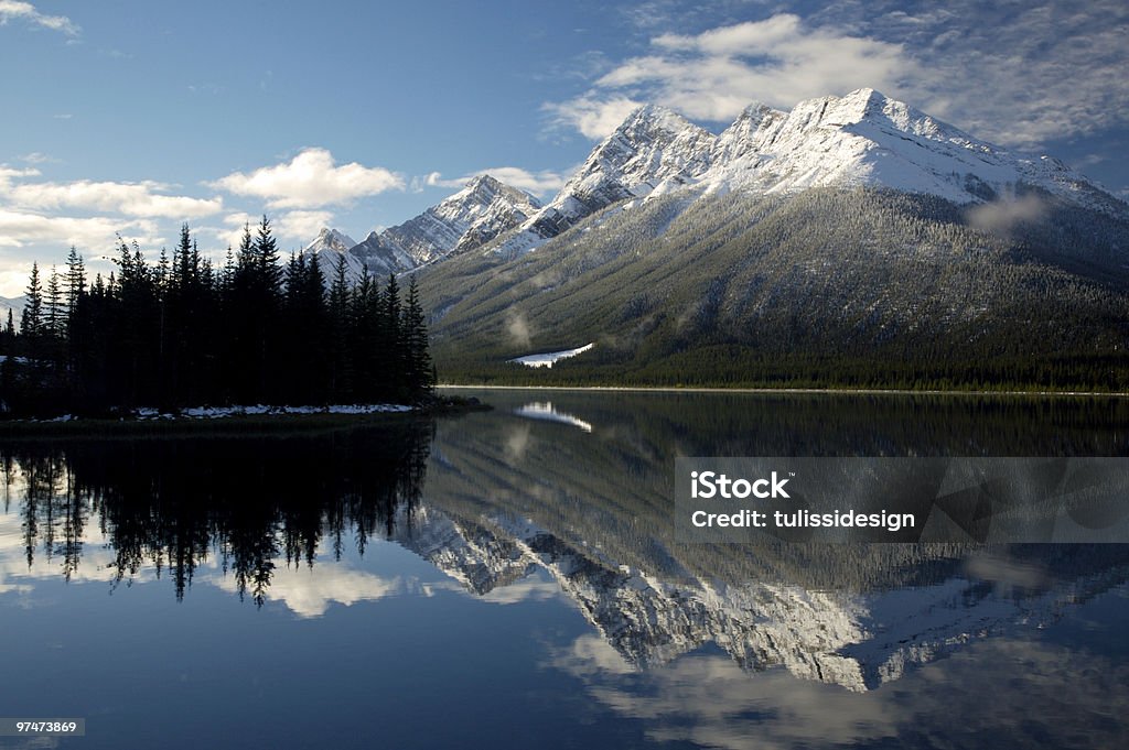 Berg-Reflexion - Lizenzfrei Banff Stock-Foto