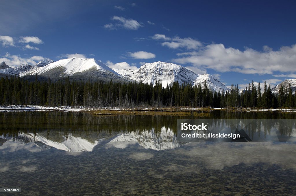 Lago de montanha - Foto de stock de Banff royalty-free