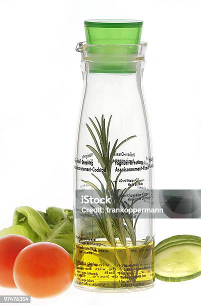 Salatölflasche - Fotografie stock e altre immagini di Alimentazione sana - Alimentazione sana, Alimento di base, Bottiglia