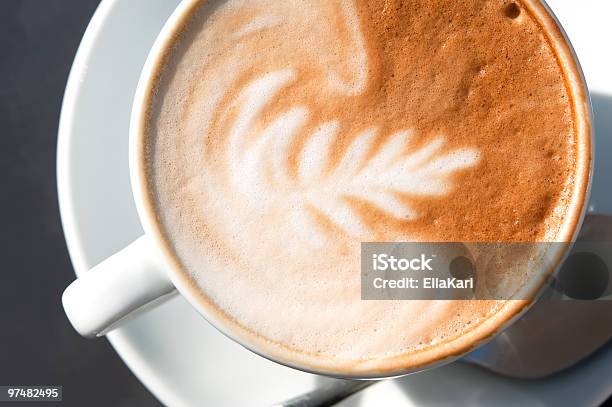 Cappuccino - zdjęcia stockowe i więcej obrazów Bez ludzi - Bez ludzi, Beżowy, Bliskie zbliżenie