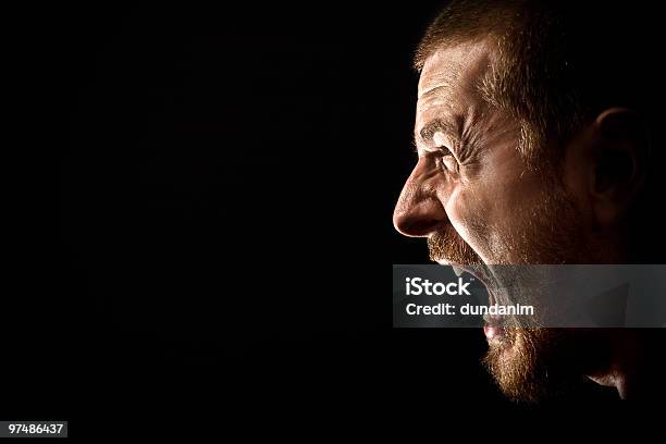 Furia Foto de stock y más banco de imágenes de Gritar - Gritar, Hombres, Enfado