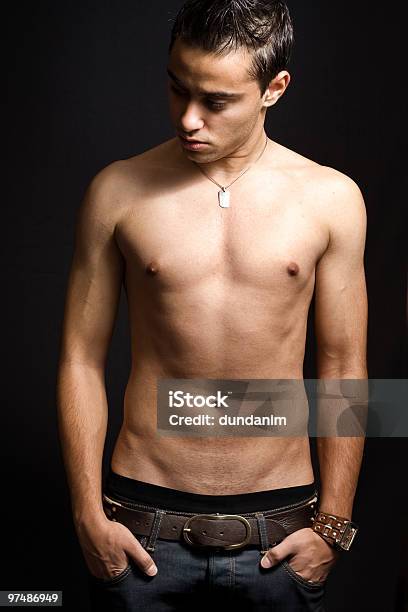 Nackter Oberkörper Maskulinen Mann Stockfoto und mehr Bilder von Lateinamerikanische Abstammung - Lateinamerikanische Abstammung, Männer, Nackter Oberkörper