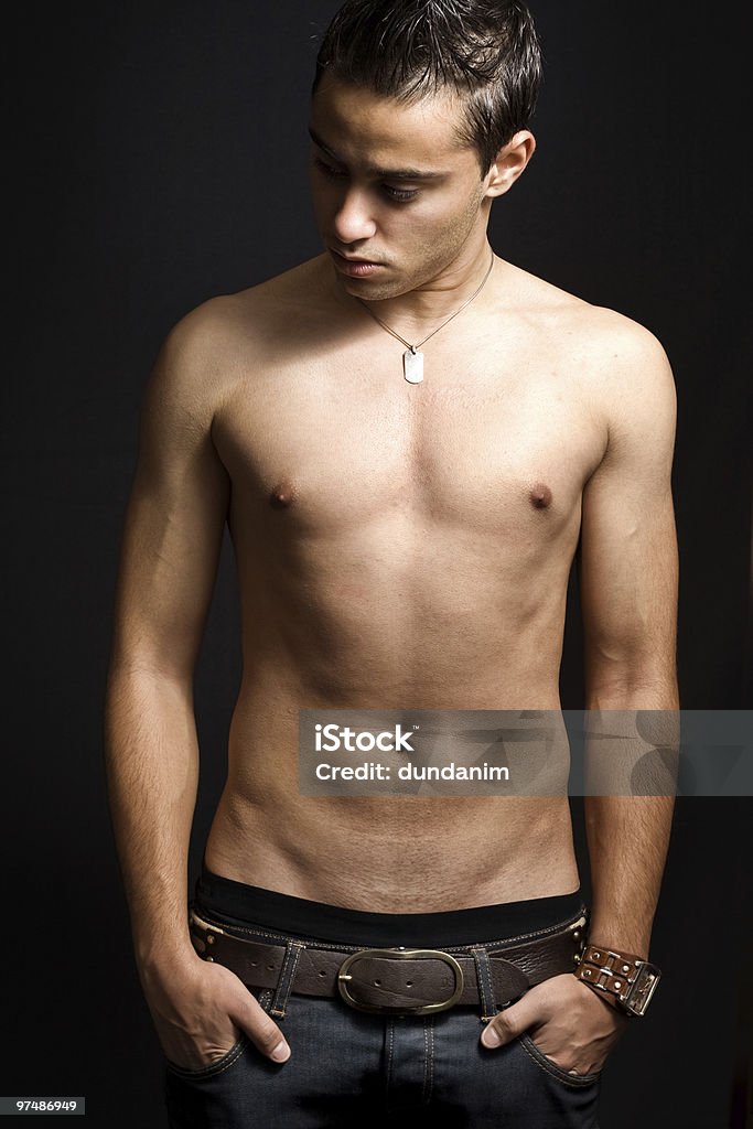Человек с открытой грудью Мужской - Стоковые фото Латиноамериканская и испанская этническая группа роялти-фри