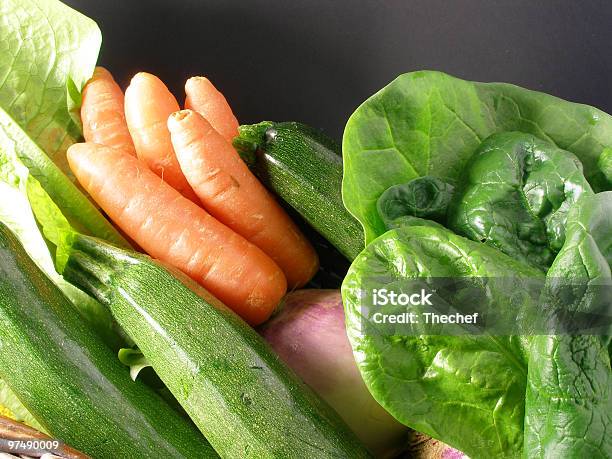 Foto de Variedade De Legumes e mais fotos de stock de Abobrinha - Abobrinha, Cenoura, Colheita