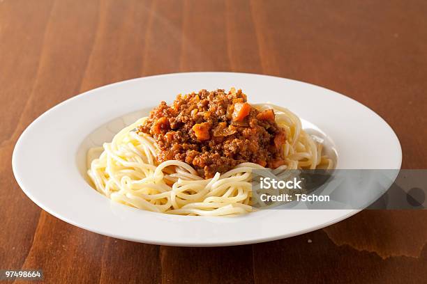 Spaghetti Alla Bolognese - Fotografie stock e altre immagini di Carota - Carota, Cena, Cibi e bevande