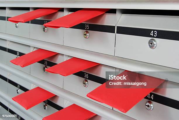 Letterboxes Und Roten Buchstaben Stockfoto und mehr Bilder von Öffentlicher Briefkasten - Öffentlicher Briefkasten, Brief - Dokument, Briefumschlag