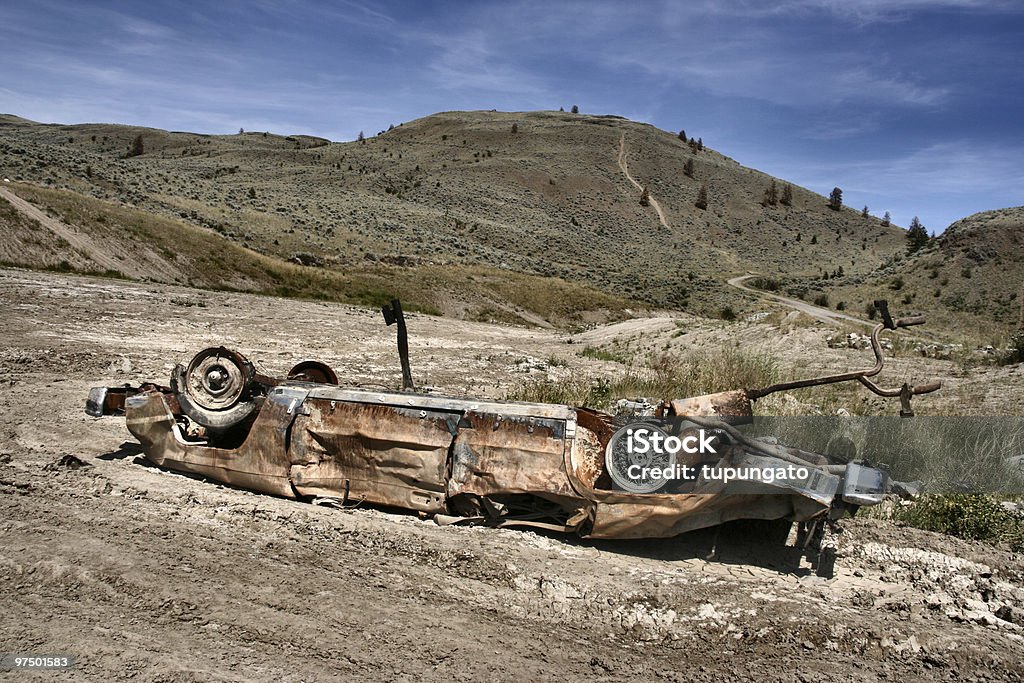 Auto crash nel deserto - Foto stock royalty-free di Abbandonato