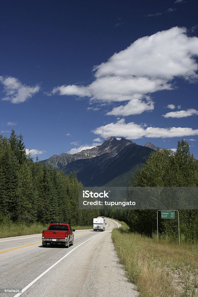 Rocky Mountains road - Lizenzfrei Britisch-Kolumbien Stock-Foto