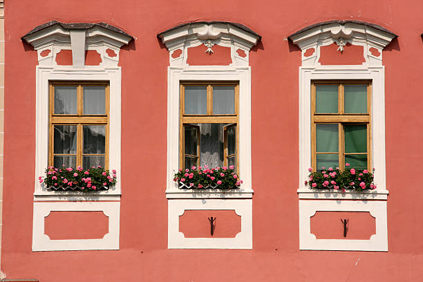 stare miasto windows - czech culture kromeriz window czech republic zdjęcia i obrazy z banku zdjęć